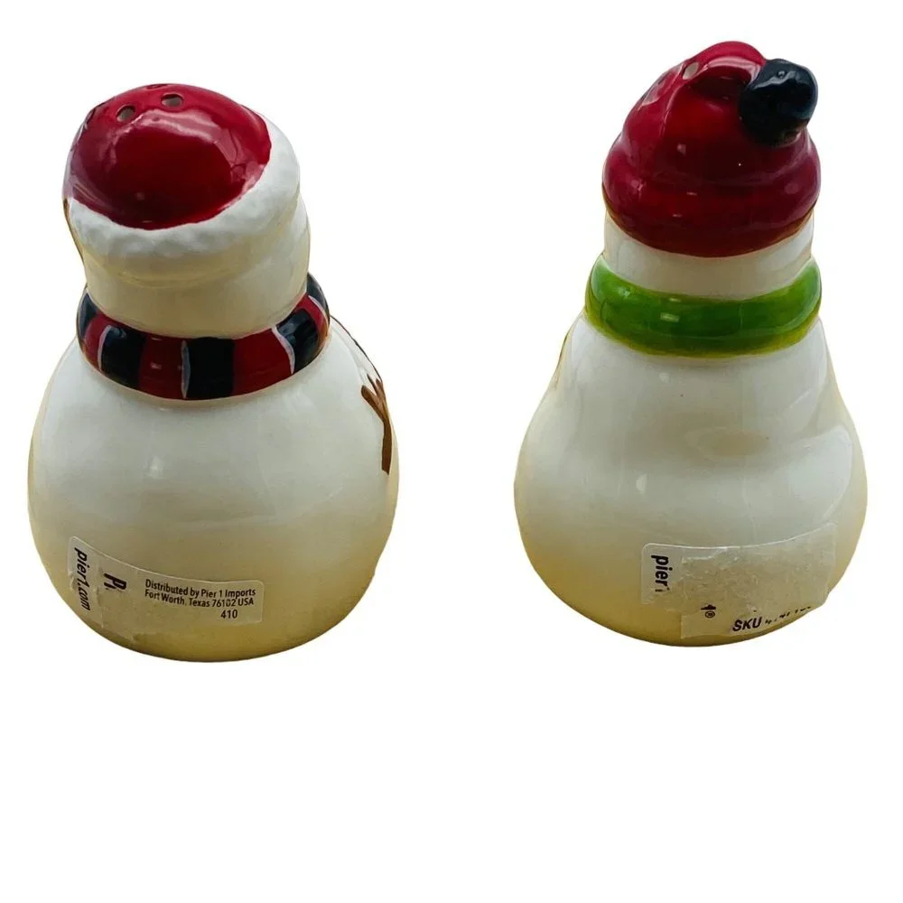 Pier 1 Snowman Snowmen Salt and Pepper Shakers 3” Scarf Stocking‎ Cap Santa Hat